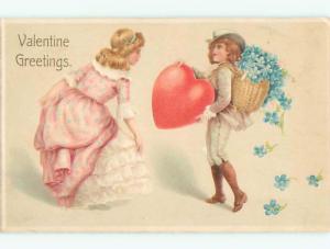 Pre-Linen valentine CUTE GIRL SEES BOY WITH HEART AND BASKET OF FLOWERS J0810