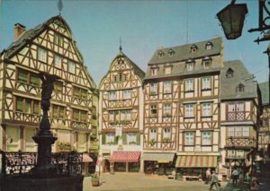 Germany Bernkastel-Kues an der Mosel Markt mit Michaelsbrunnen