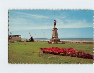 Postcard Le Monument des Braves, Place St-Germain, Rimouski, Canada