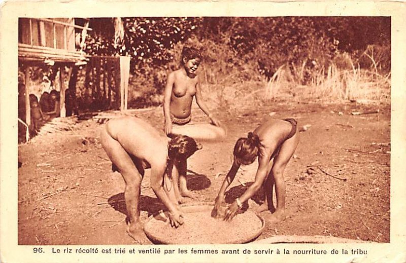 femmes avant de servir a la nourriture de la tribu Vietnam, Viet Nam Unused 