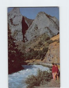 Postcard Kings Canyon on the south fork of the Kings River, California