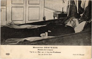 CPA PARIS BERTEAUX tue 1911 Issy-les-Moulineaux Sur son lit de Mort (1243682)