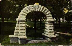 Entrance Arch Beloit College Wisconsin c1908 Vintage Postcard Q13