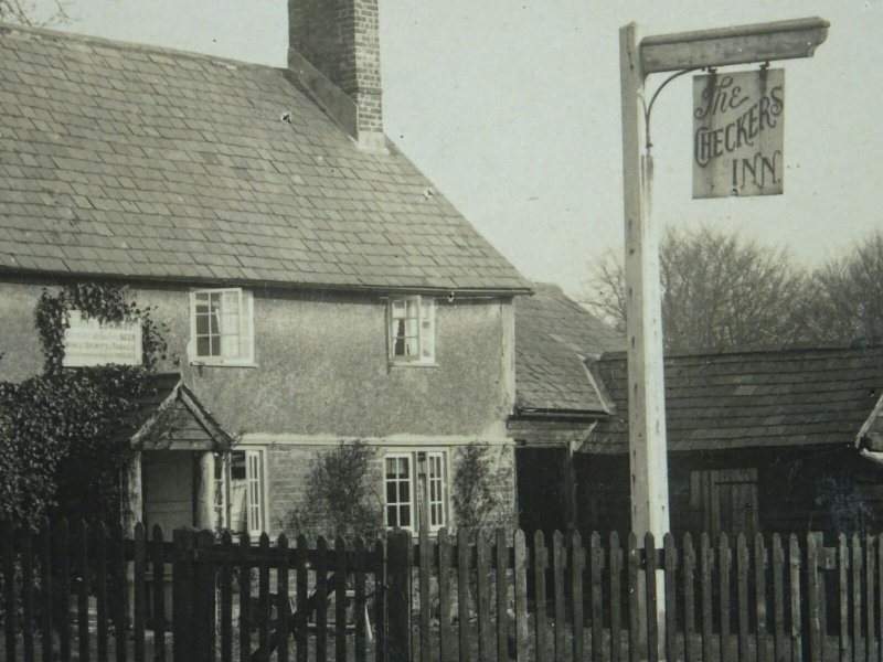 Bedfordshire WHIPSNADE & The Checkers Inn / The Chequers Pub c1920 RP Postcard