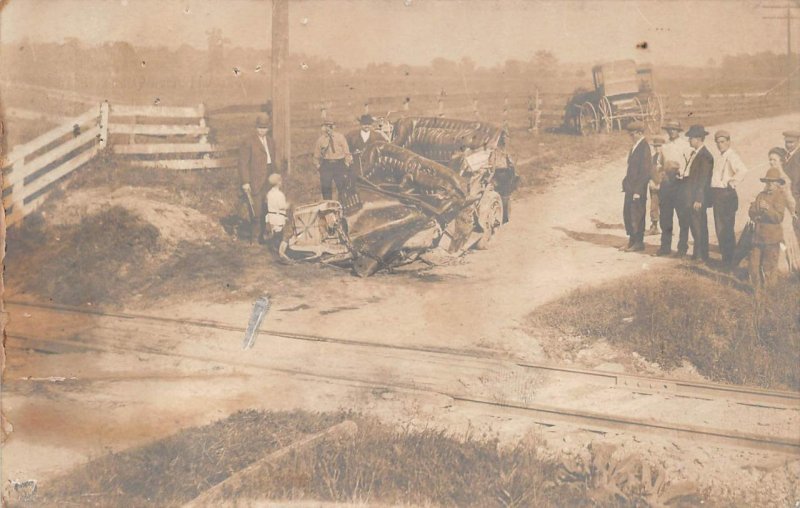 RPPC FATAL CAR CRASH ( ED PRISEO ?) SIDNEY OHIO REAL PHOTO POSTCARD 1910