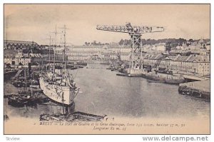 Le Port De Guerre Et La Grue Electrique, Force 150 Tonnes, Brest (Finistere),...