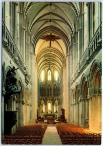 M-53652 The Nave Bayeux Cathedral Bayeux France