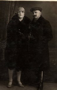 c1910 COUPLE WITH HATS MUSTACHE DARKLY DRESSED RPPC PHOTO POSTCARD P516