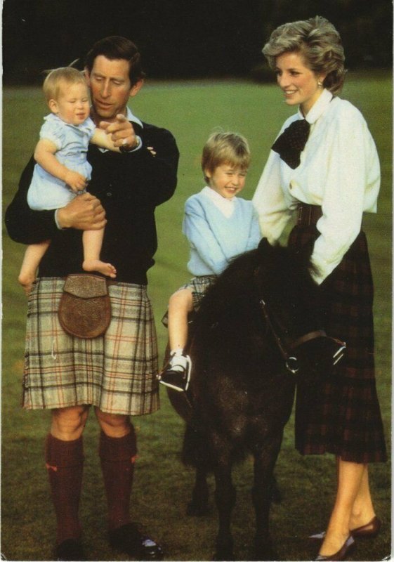 CPM AK Royal Family BRITISH ROYALTY (791337)