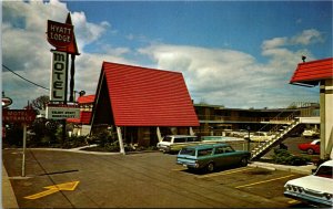 Postcard OR Eugene Hyatt Lodge Motel Swimming Pool 1970s M56