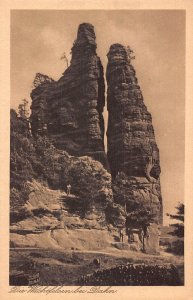L215 Germany Die Wachtfelsen bei Dahn Cliffs vintage postcard