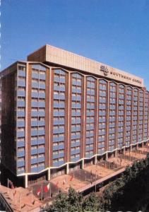 Melbourne Australia 1960-70s Postcard Southern Cross Hotel