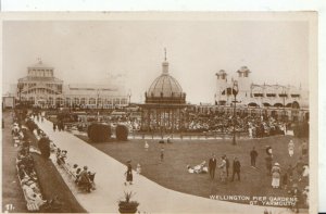 Norfolk Postcard - Wellington Pier Gardens, Great Yarmouth, Real Photo Ref 7988A