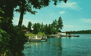 Vintage Postcard Indian Head Resort Beach Watersmeet Michigan MI Boating