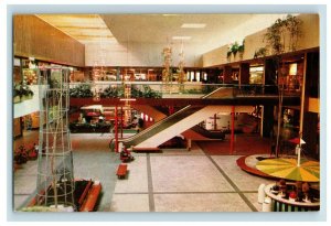 Vintage Garden Court, Southdale Shopping Center, Minneapolis Unused Postcard P21 