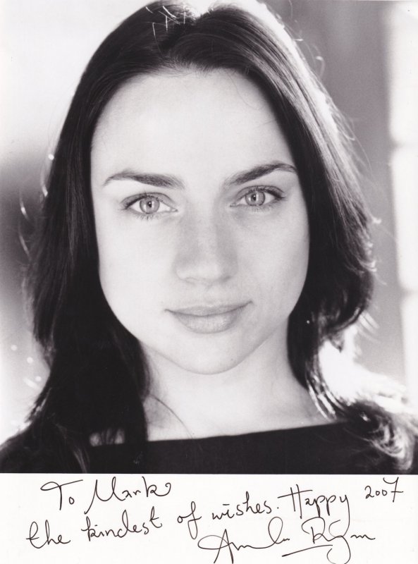 Amanda Ryan as Carrie Rogers Shameless Large Hand Signed 2007 Photo