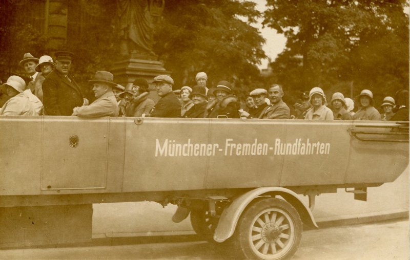 Germany - Munich. Tourist Bus.  RPPC