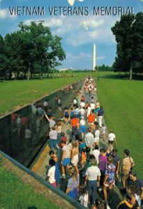 USA Washington D.C Vietnam Veterans Memorial Vintage Postcard BS.10