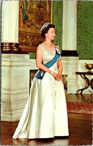 Queen Elizabeth II in Formal Gown British Royalty Vintage Postcard Q64