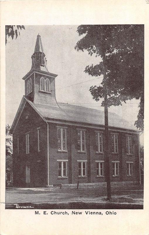E35/ New Vienna Ohio Postcard c1930s M.E. Church Building Clinton County