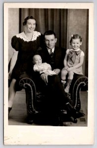 Mangum Oklahoma RPPC Family Mother Children In Chair With Daddy Postcard G43