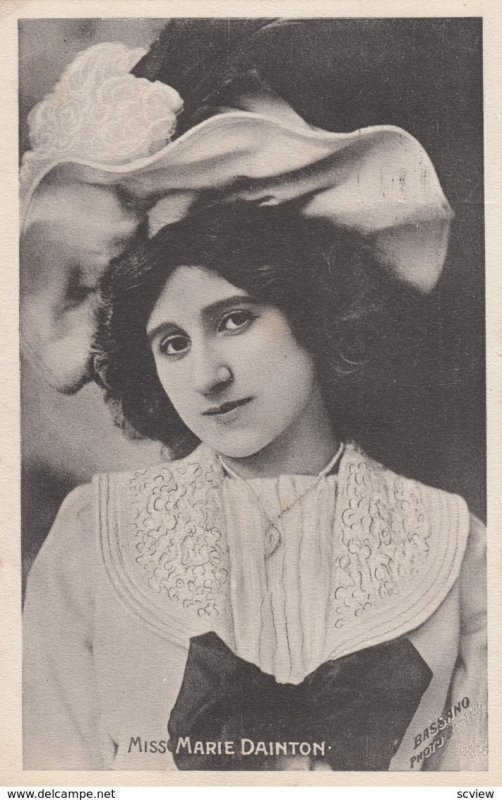 Actress Miss Marie Dainton , 1906