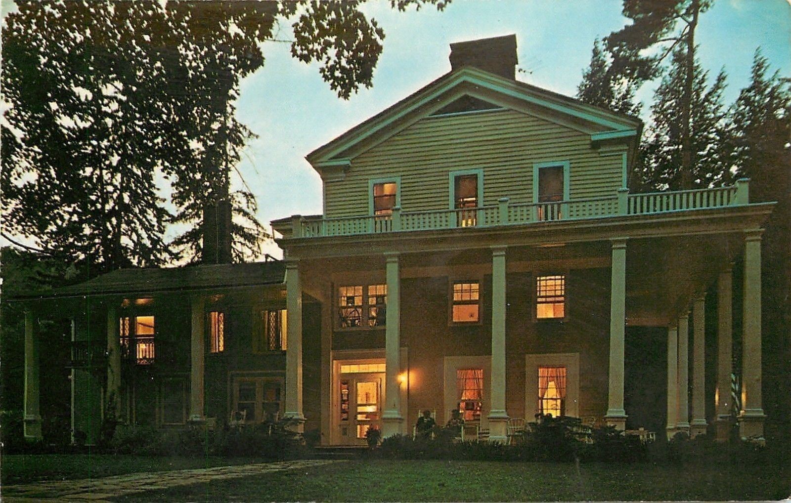 Castile New YorkGlen Iris InnLetchworth State Park 1950s Postcard United States New York