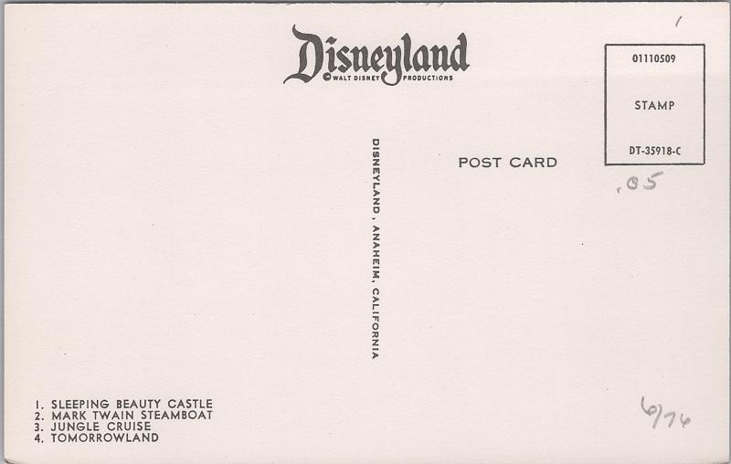 Disneyland, Multi-View-Sleeping Beauty Castle, Steamboat, Jungle Cruise, Tomorro