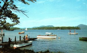 1960s OTISVILLE NEW YORK LAKE BOATS SWIMMING DOCKS SUMMER TIME POSTCARD P945