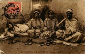 CPA AK Femmes Arabes ALGERIE (874590)