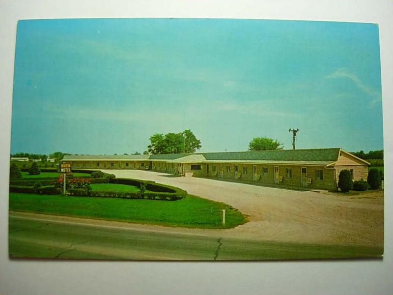 1970's Riviera Motel Crawfordsville Indiana INUnused Postcard : y9744