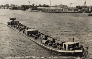 Schip Tankschip Brittania in de Noord Holland Ship RPC Postcard