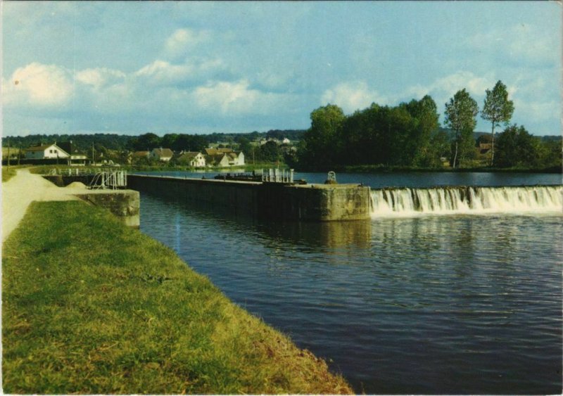 CPM MONETEAU Les Bords de l'Yonne et la Barrage (1196365)
