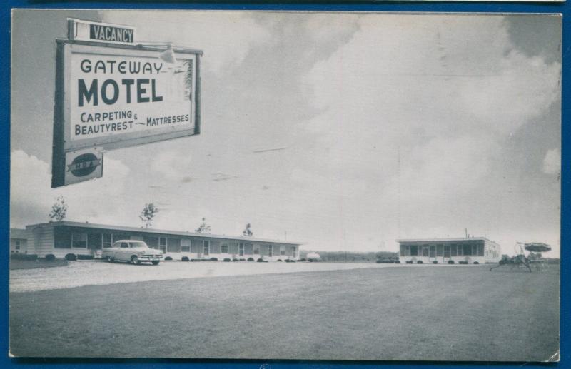 Gateway Motel Michigan mi outside view old 1950s auto postcard