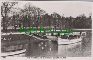 Middlesex Postcard - The Thames and Hampton Court Palace RS32547