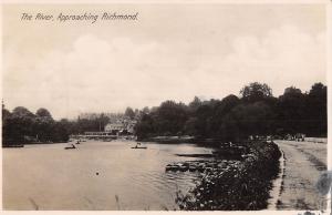 uk32064 river approaching richmond london real photo uk