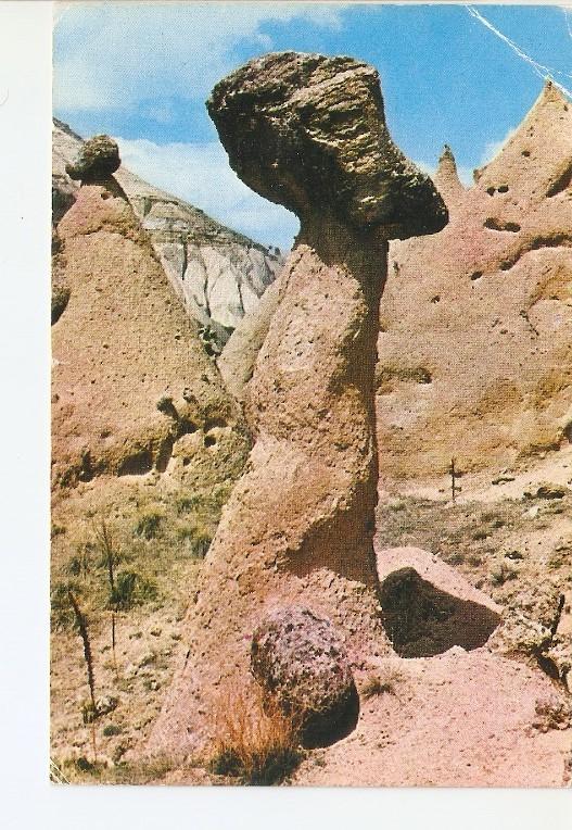 Postal 020543 : The fairy chimneys and the ruined first christian refugges ne...