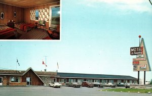 VINTAGE POSTCARD MOTEL 3 - PISTOLS TROIS PISTOLES (3 PISTOLS) QUEBEC CANADA 1970