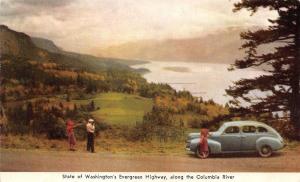 Washington,  MAN TAKING PHOTOS-40's Car  Evergreen Hwy-Columbia River   Postcard
