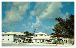 Postcard MOTEL SCENE Riviera Beach Florida FL AS9794