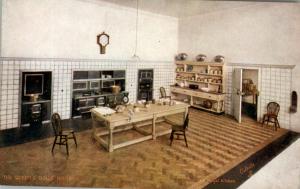 Tuck Queen's Doll House Royal Kitchen