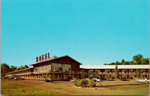 Eden Rock Motor Hotels Fredericton NB New Brunswick Unused Vintage Postcard D71