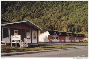 Motel Les Flots Bleus, Route 6, Mont St-Pierre, Gaspe Nord, Quebec, Canada 19...