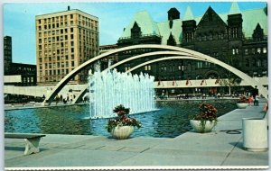 M-4530 The Popular Reflecting Pool And Fountain Ontario Canada