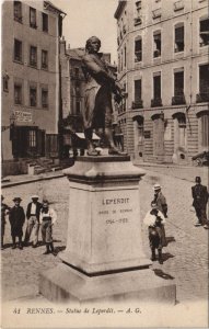 CPA Rennes Statue de Leperdit (1237042)