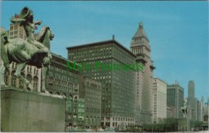 America Postcard - Illinois, Chicago, Michigan Avenue Skyline RS32125