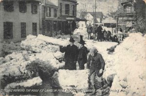 CITIZENS VIEWING HUGE ICE CAKES PORT DEPOSIT MARYLAND POSTCARD 1910