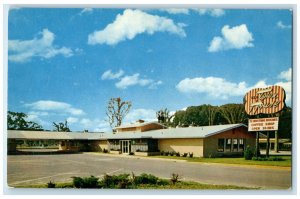 c1950's The Town House Motor Hotel Cedar Rapids Iowa IA Vintage Postcard