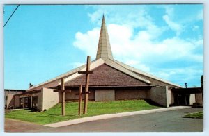 2 Postcards ROCHESTER, NY ~ Interior/Exterior ANNUNCIATION CATHOLIC CHURCH 1968