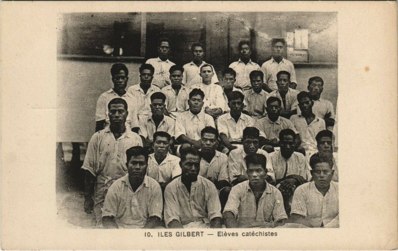 PC KIRIBATI, ILES GILBERT, ELÃVES CATÃCHISTES, Vintage Postcard (b29078)